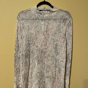 Lightweight Chico’s Animal Print Womens Sweater Size 2 (L)